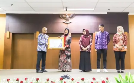 Pemkab Bojonegoro Terima Penghargaan Opini Kualitas Tertinggi Pelayanan Publik 2025