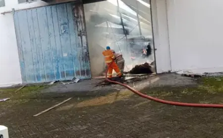 Gudang Penyimpanan Tembakau di Garum Blitar Terbakar, Api Sempat Sulit Dipadamkan