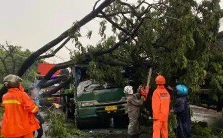 Hujan Badai Terjang Kota Surabaya, BMKG Ingatkan Potensi Cuaca Ekstrem hingga 10 Maret