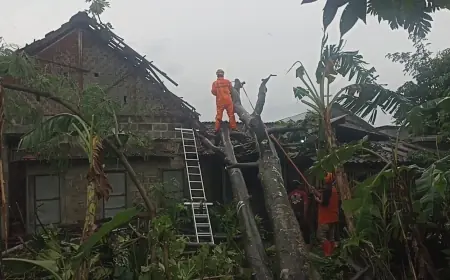 Puluhan Rumah Warga Tulungagung Rusak Diterjang Angin Kencang