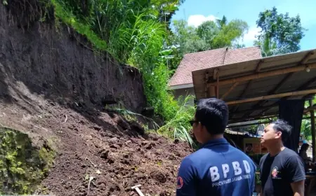 Tebing Setinggi 8 Meter Runtuh di Pakis Malang, Warung Warga Terdampak