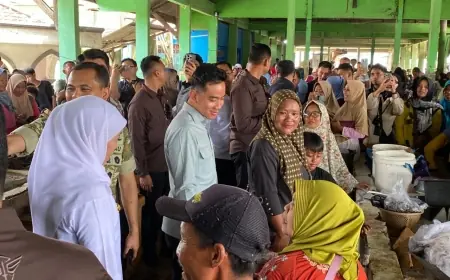 Wapres Gibran Kunjungi Tuban, Tinjau Industri hingga Ziarah ke Makam Sunan Bonang