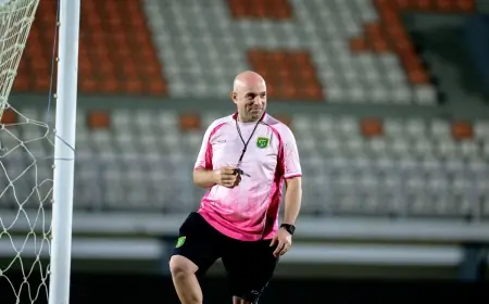 Tavares Optimistis Persebaya Mampu Taklukkan Borneo FC dengan Konsistensi