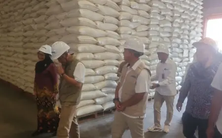 Anggota DPR RI Apresiasi Kinerja Bulog saat Kunjungi Gudang Stok Pangan di Jombang