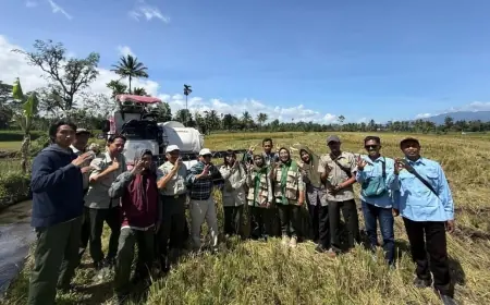 Pertanian Modern Mulai Diterapkan, DPKP Bondowoso Dorong Penggunaan Alat Perontok Padi di Tingkat Petani