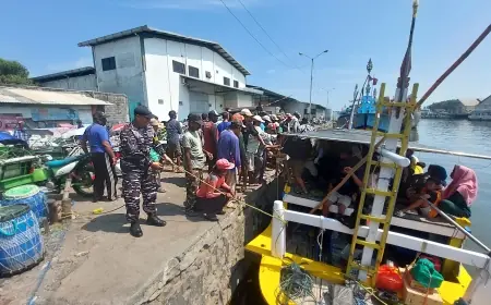 Masyarakat Gili Ketapang Probolinggo Gelar Tradisi Petolekoran Menjelang Idulfitri