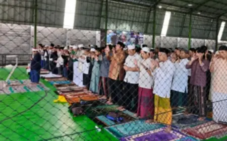 Merujuk Rukyatul Hilal Global,  Ratusan Jemaah Anggota Forum Tabayun di Kota Kediri Salat Ied Hari Ini