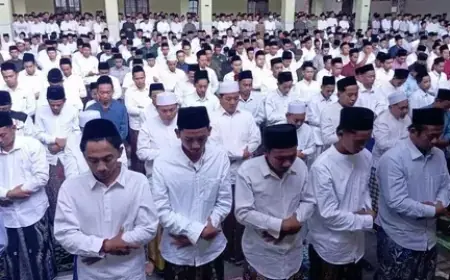 Pesantren Al Falah Ploso Kediri Rayakan Idulfitri dengan Tradisi Sungkeman