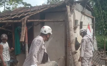 Rumah Ambruk Saat Lebaran, Warga Mojoagung Jombang Terpaksa Mengungsi