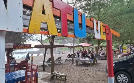 Wisata Pantai di Jember Ramai, Kadisporabudpar: Tiket Murah dan Pawai Pegon Jadi Daya Tarik Wisatawan pada Libur Lebaran