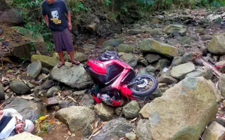 Rem Blong, Sepeda Motor Terjun ke Jurang di Watulimo Trenggalek, Tiga Orang Luka-luka