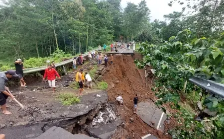 Akses Wisata Air Terjun Madakaripura Probolinggo Terputus Total Akibat Longsor