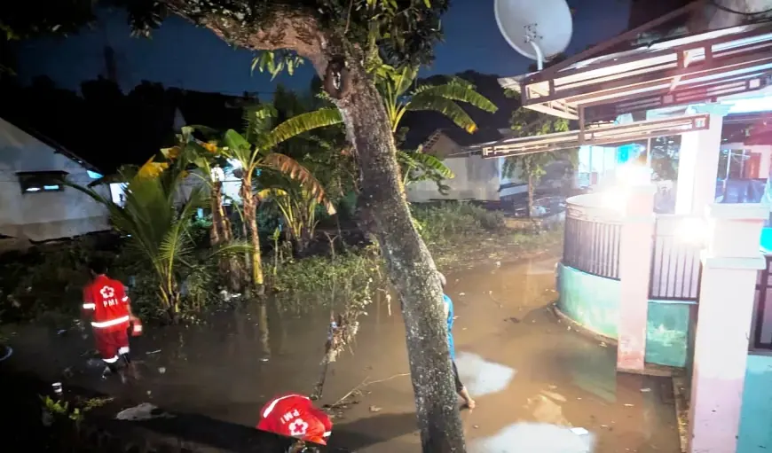 Drainase Meluap, 25 Rumah di Wonosari Bondowoso Terendam Banjir Saat Hujan Deras