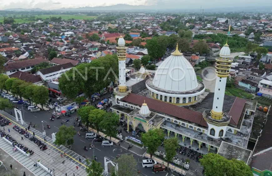 Dari Langgar Sederhana, Masjid Agung KH Anas Mahfudz Jadi Ikon Baru Lumajang
