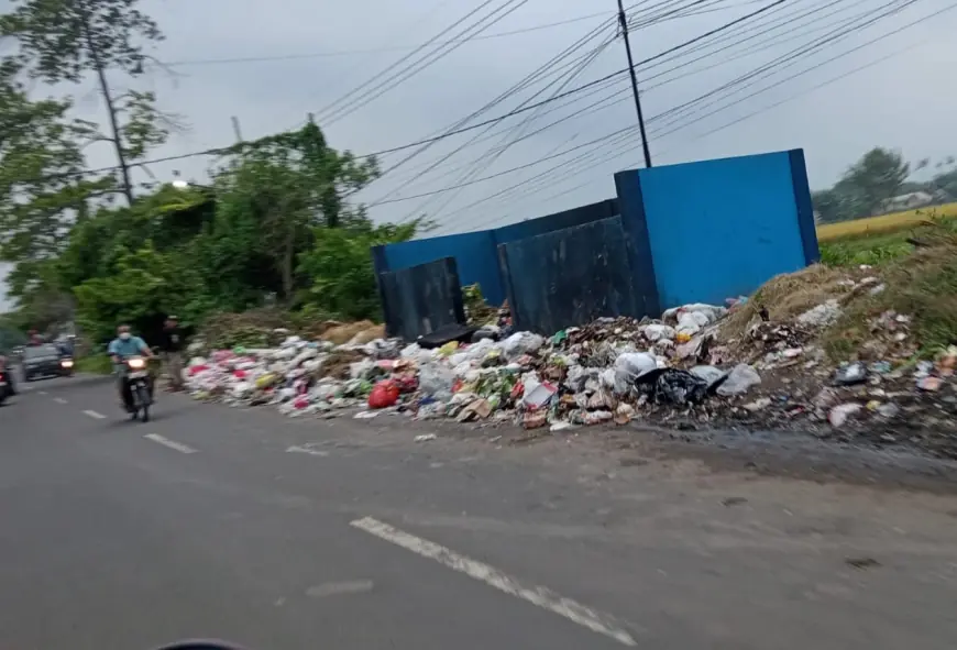 300 Ton Sampah per Hari Menggunung di TPA Siliwung, DLH Situbondo Akui Minim Fasilitas Pengelolaan