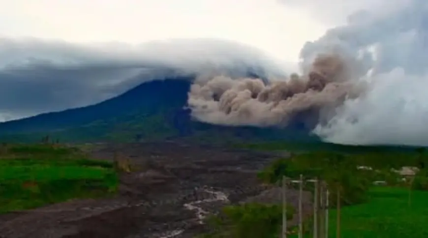 Semeru Siaga, Warga Diminta Tinggalkan Zona Bahaya