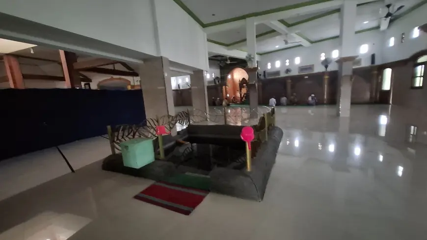 Kolam Wudhu di Masjid Syekh Maulana Malik Ibrahim Gresik Masih Lestari