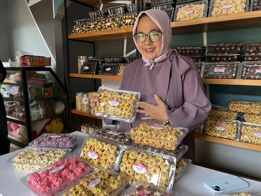 Kue Kering Mawar Jadul Kembali Diburu Saat Ramadan, Produsen di Blitar Produksi Hingga 3 Kuintal