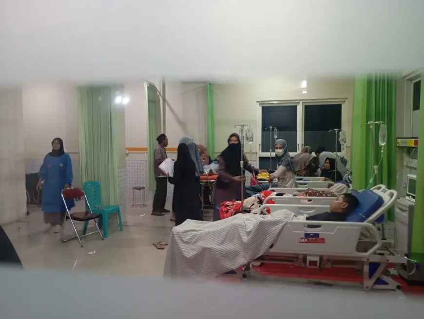 BREAKING NEWS! Puluhan Santri di Jombang Diduga Keracunan Usai Buka Puasa Menu MBG