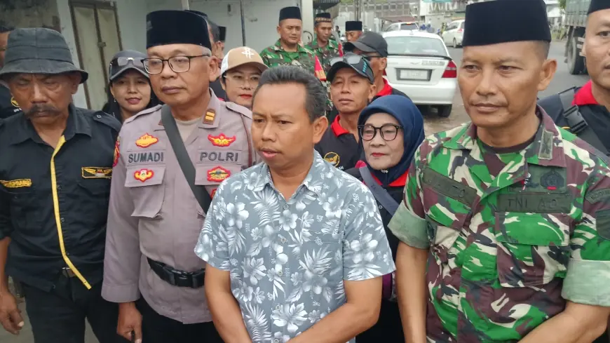 Berkah Ramadan, Forkopimcam Baron dan Ormas Sang Prabu Nganjuk Berbagi Sembako dan Takjil untuk Warga