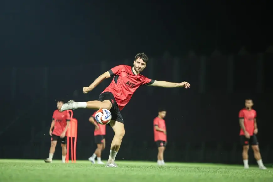 Persik Kediri Siap Hadapi Persib Bandung, Marcos Reina Tekankan Kerja Keras