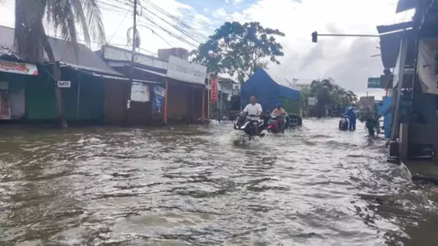 Jalur Alternatif Lamongan untuk Mudik Terendam Banjir Setinggi 60 Cm