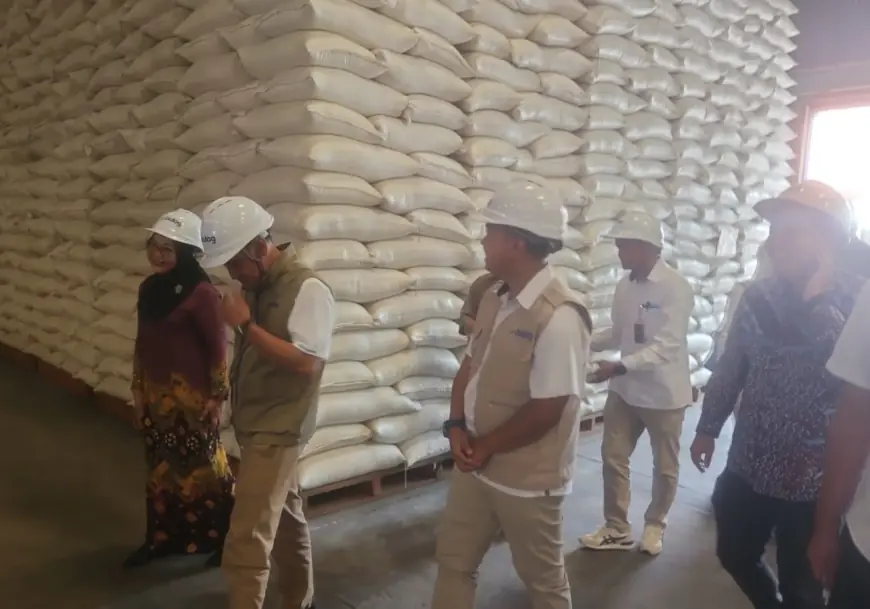 Anggota DPR RI Apresiasi Kinerja Bulog saat Kunjungi Gudang Stok Pangan di Jombang
