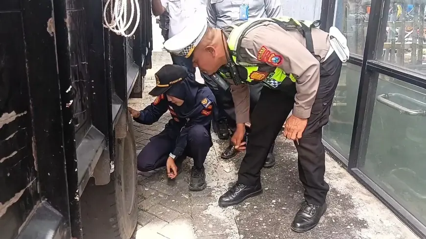 Razia Gabungan di Terminal Gayatri Tulungagung, 200 Kendaraan Diperiksa