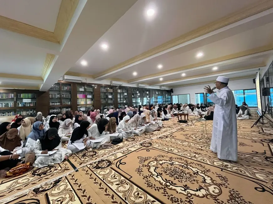 Belajar Tazkiyatun Nafs hingga Disiplin Ibadah, Siswa SMAN 9 Surabaya Ikuti Pesantren Kilat di Pondok Pesantren Assalafi Al Fithrah