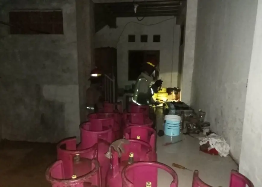 Puluhan Tabung LPG Meledak di Kontrakan Jombang, Tiga Orang Kritis, Diduga Gudang Ilegal?