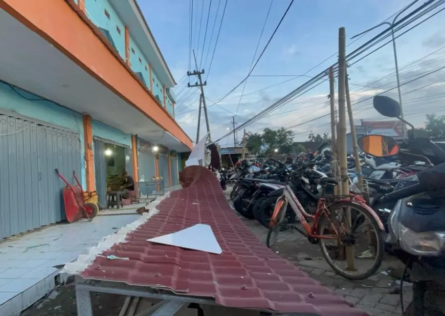 Proyek Rp3,9 Miliar Pasar Ploso Jombang, Baru Seumur Jagung Sudah Ambruk