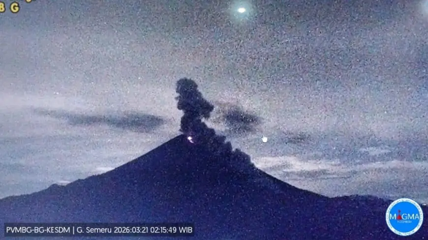 Gunung Semeru Erupsi Dini Hari, Awan Panas Meluncur 4,5 Km ke Arah Besuk Kobokan