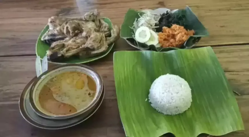 Ayam Lodho, Jejak Rasa Legendaris Trenggalek yang Diburu Pemudik Lebaran 2026