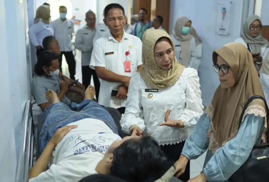 Tak Ada WFA, Wali Kota Mojokerto Sidak Pelayanan ASN di Hari Pertama Kerja