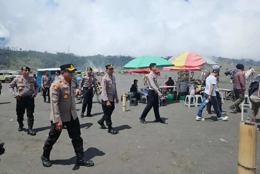 Bromo Diserbu Wisatawan Saat Libur Lebaran, Polisi Intensifkan Patroli