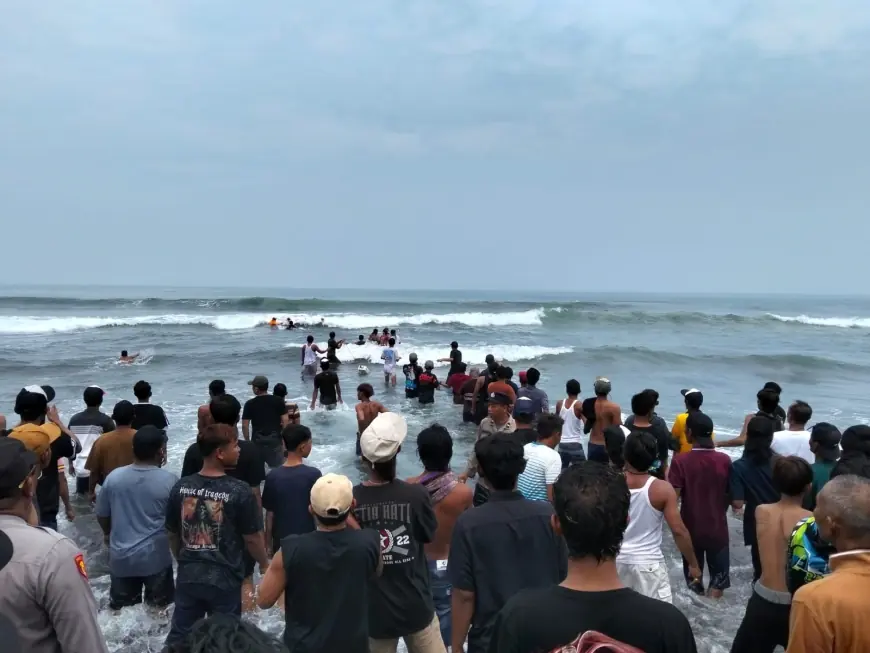 Wisatawan Asal Kencong Tewas Tergulung Ombak di Pantai Paseban Jember