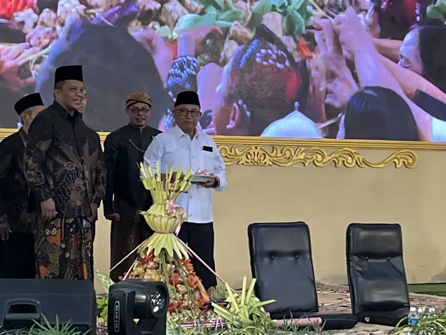 Kirab Ketupat Cokelat, Sinergi Tradisi dan Penggerak Ekonomi UMKM di Kabupaten Blitar