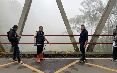 Jembatan Cangar Diduga Jadi Tempat Bunuh Diri, Polisi Lakukan Olah TKP