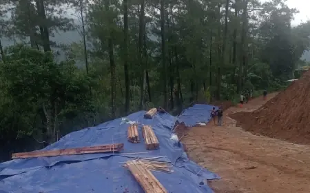 Tanah Bekas Rataan Calon Lokasi KDKMP di Kradinan Tulungagung Longsor, Belasan Rumah Warga Terancam