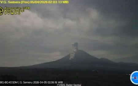 Erupsi Gunung Semeru Picu Kolom Abu Capai 1 Km