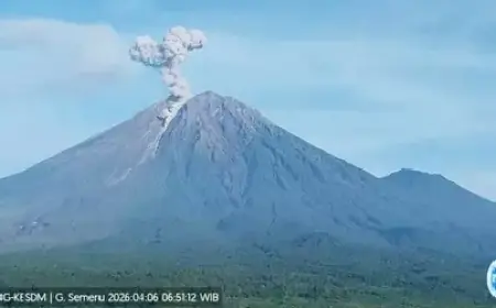 Gunung Semeru Kembali Erupsi, Lontarkan Abu Setinggi 1,1 Km Senin Pagi