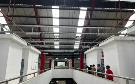 Diterjang Angin Kencag, Atap Pasar Legi Kota Blitar Rusak, Pedagang Khawatir