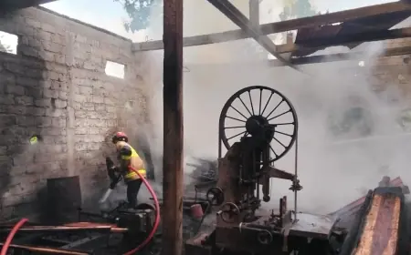 Usaha Mebel di Sendang Tulungagung Ludes Terbakar, Kerugian Capai Rp70 Juta
