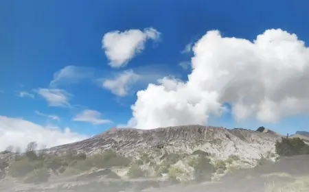 Jalur Wisata Gunung Bromo Disterilkan Selama Sepekan