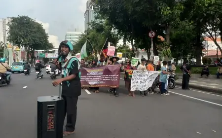 Mahasiswa Papua Gelar Aksi di Grahadi, Tuntut Hentikan Operasi Perusahaan dan Militer di Papua