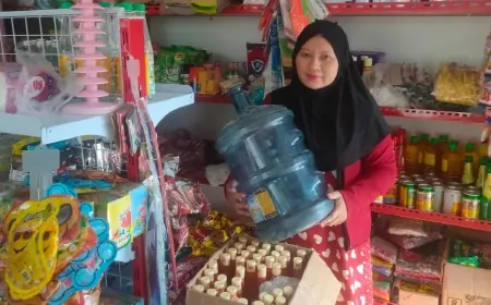 Menabung di Galon Selama 15 Tahun, Wanita di Gresik Berangkat Haji