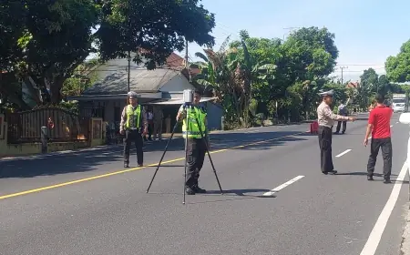 Polda Jatim Gelar Olah TKP Kecelakaan Maut di Probolinggo