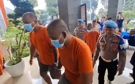 Gunakan Modus COD, Empat Pengedar Narkoba Antar-Kota Tak Berkutik Diciduk Polres Gresik