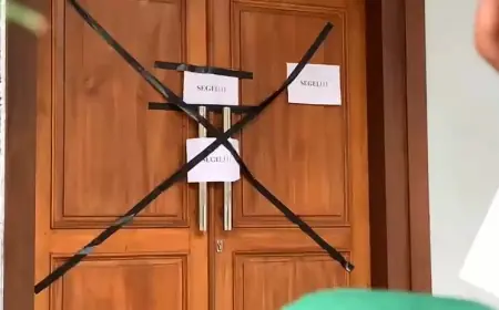 Mahasiswa Segel Kantor DPRD Tulungagung, Kecewa Audiensi Ditunda