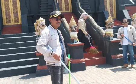 Peringati Hari Bumi, DPC Partai Gerindra Kabupaten Pasuruan Bersihkan Tempat Ibadah di Bromo